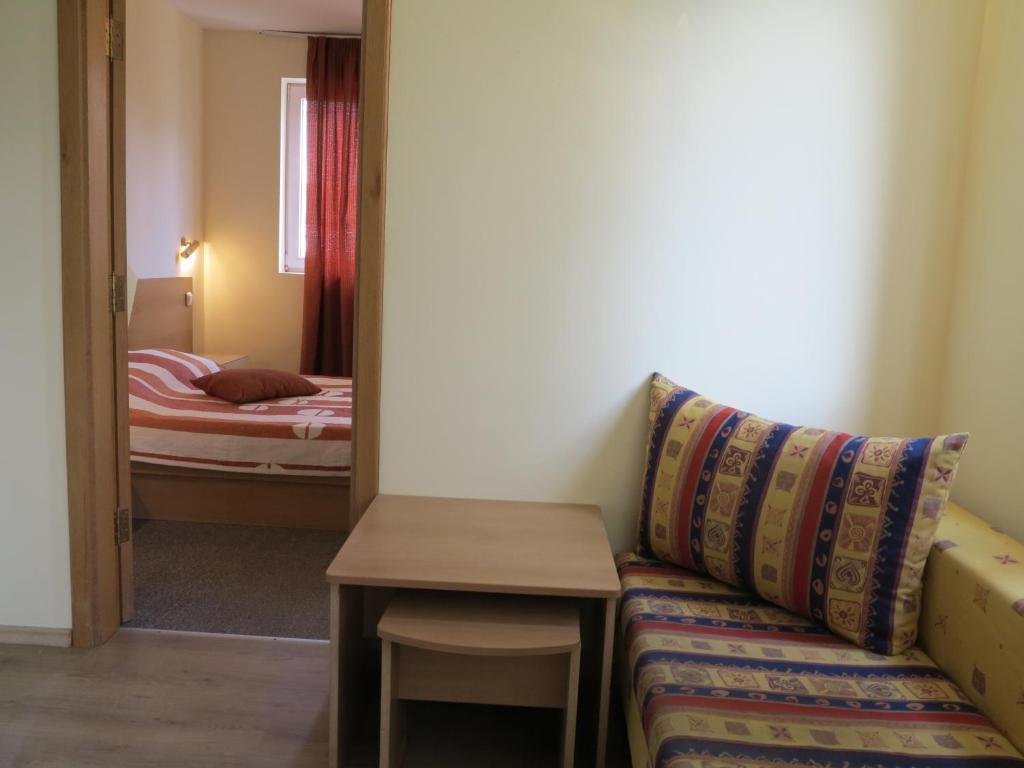 Solaris Apartments Saints Constantine and Helena Bilik gambar