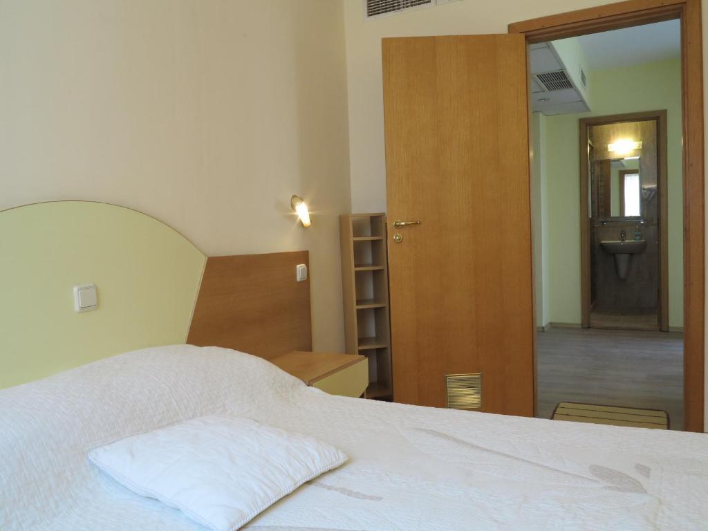Solaris Apartments Saints Constantine and Helena Bilik gambar