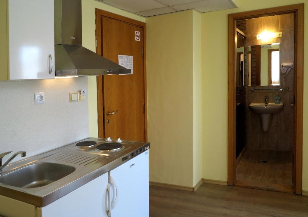 Solaris Apartments Saints Constantine and Helena Bilik gambar